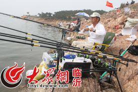 莒南天湖搏大魚比賽