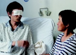 男護(hù)士劉長青見義勇為