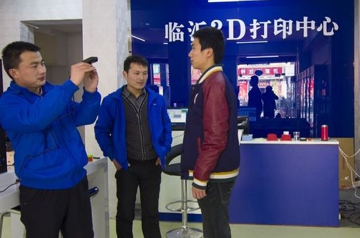 記者體驗(yàn)3D打印“克隆” 自己