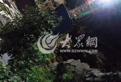 臨沂西苑小區(qū)附近工地塌方距6號(hào)樓僅2米 居民已全部撤離