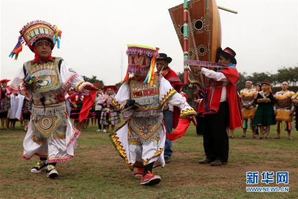 （國際）（1）秘魯慶祝傳統(tǒng)節(jié)日“太陽節(jié)”